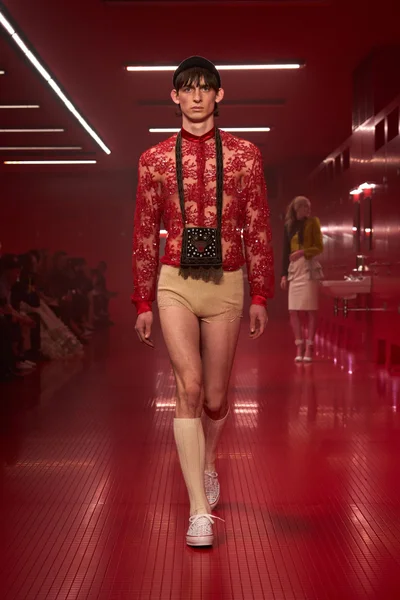Look 49